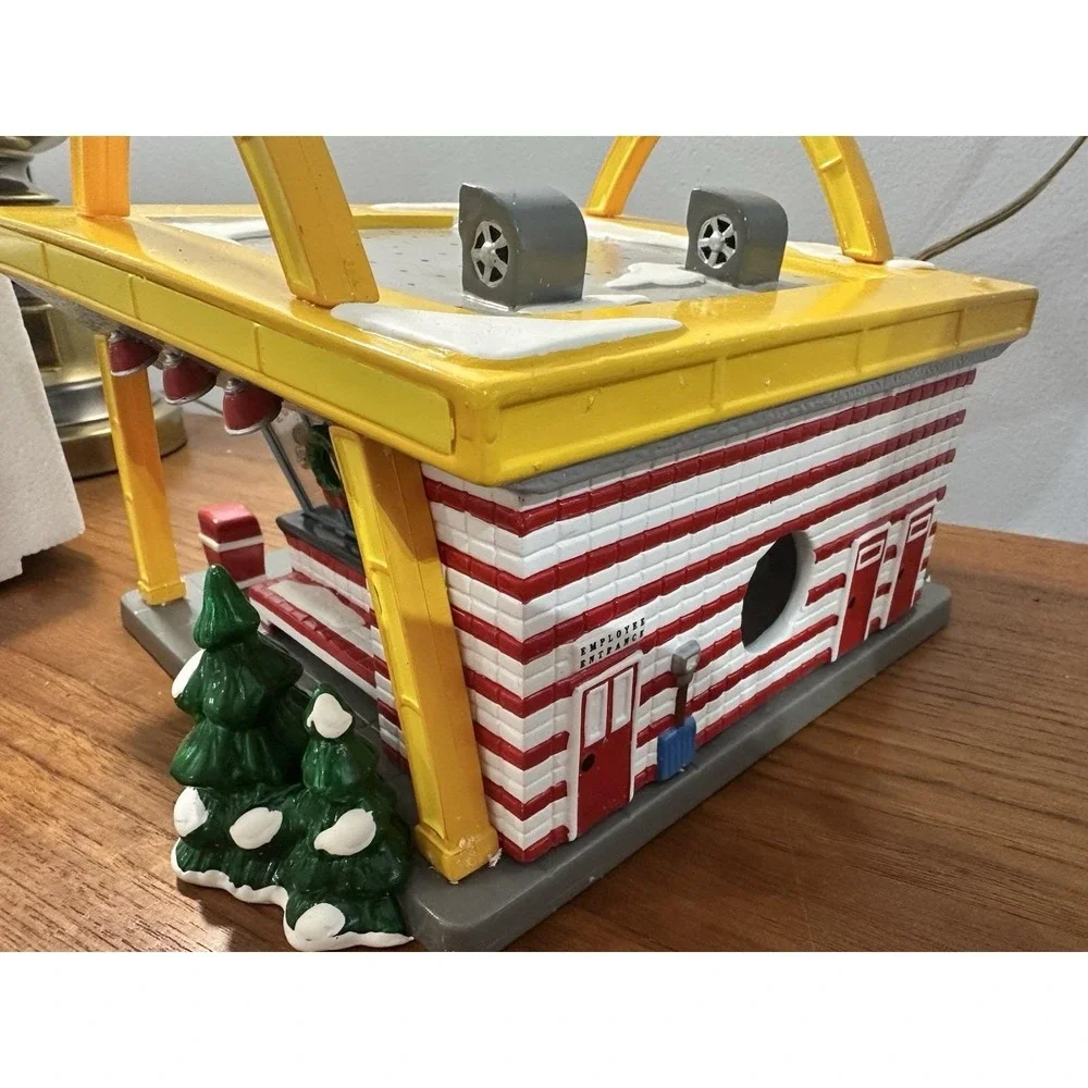 DEPT 56 SNOW VILLAGE‎ MCDONALD'S LIGHT UP 1997 WITH BOX AND CORD